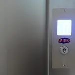 מלון Mm *