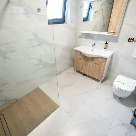 Mm Ξενοδοχείο *