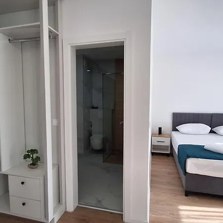 Mm Ξενοδοχείο *