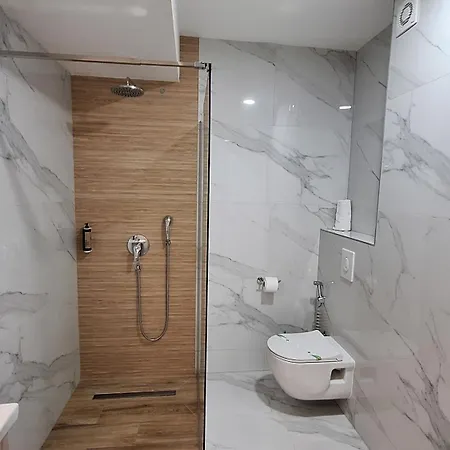 Hotel Mm *